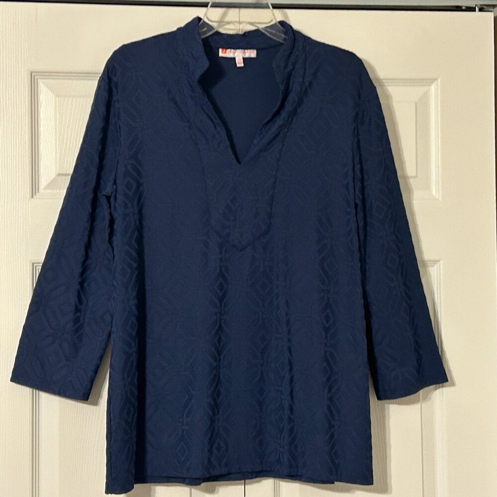 JUDE CONNALLY Sz L Navy Blue with Geometric Print 3/4 Sleeve Tunic Top